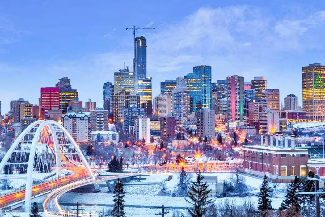 5br-luxury Retreat-hot Tub-king Bed-rogers Place-dt Apartment *